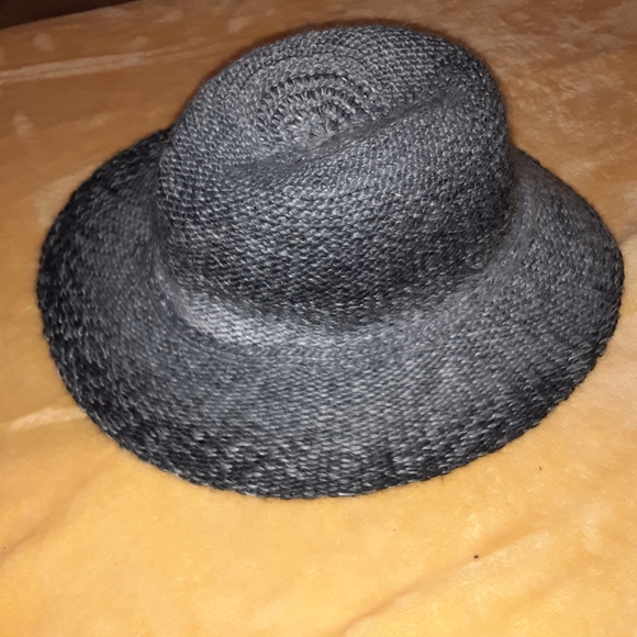 Womens Hat, August brand - Picture 2 of 4